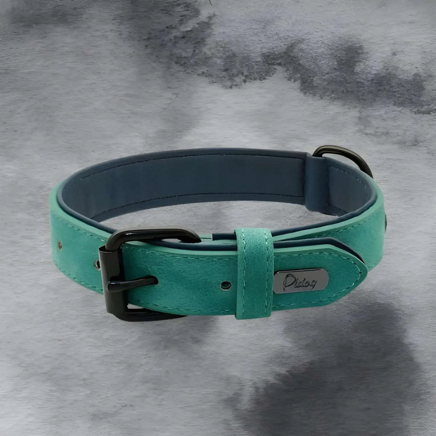 Un collier chien Fidlo en cuir PU vert.