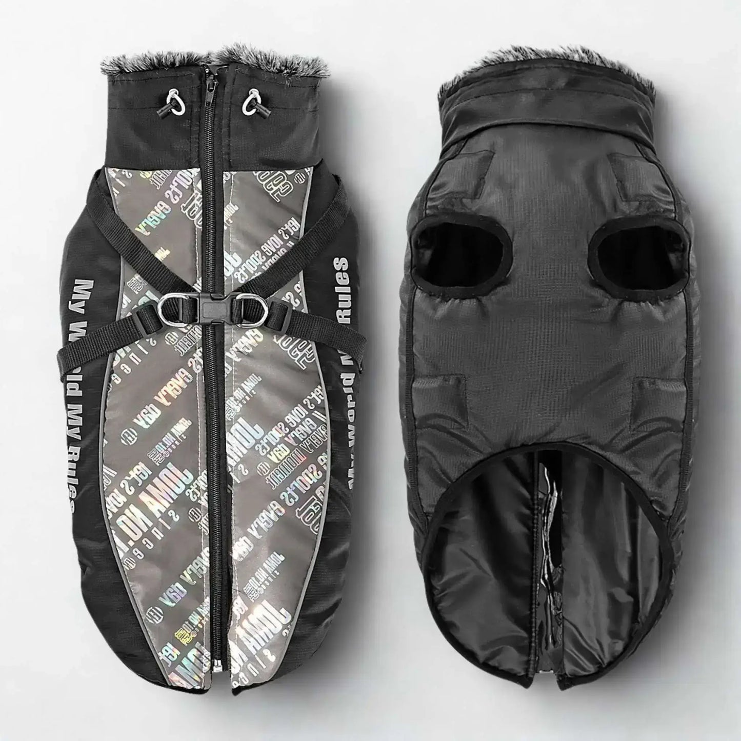 Un manteau imperméable pour chien gris avec motif écriture réfléchissant.