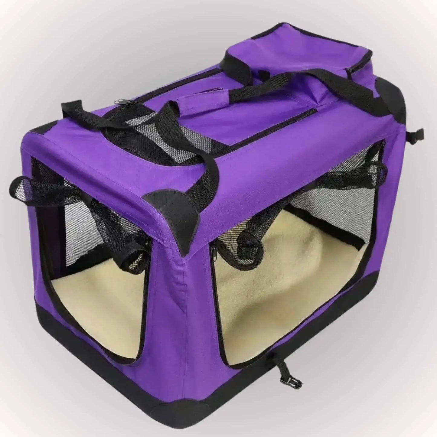 Une cage de transport pour chien de couleur violet.