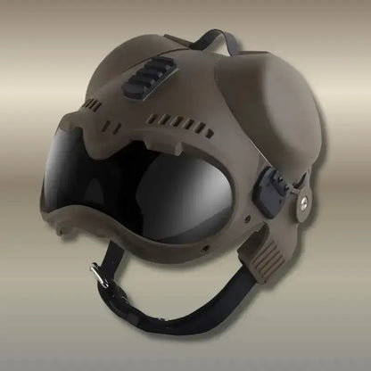 Casque pour chien de couleur tan.