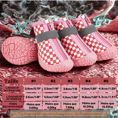 Chaussure pour chien PatteSec de couleur rose à motif damier avec un tableau des tailles.