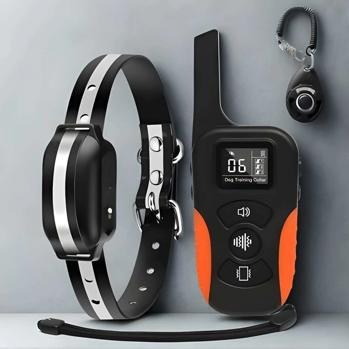 Un collier de dressage chien noir PVC avec bande réfléchissante et un cliker