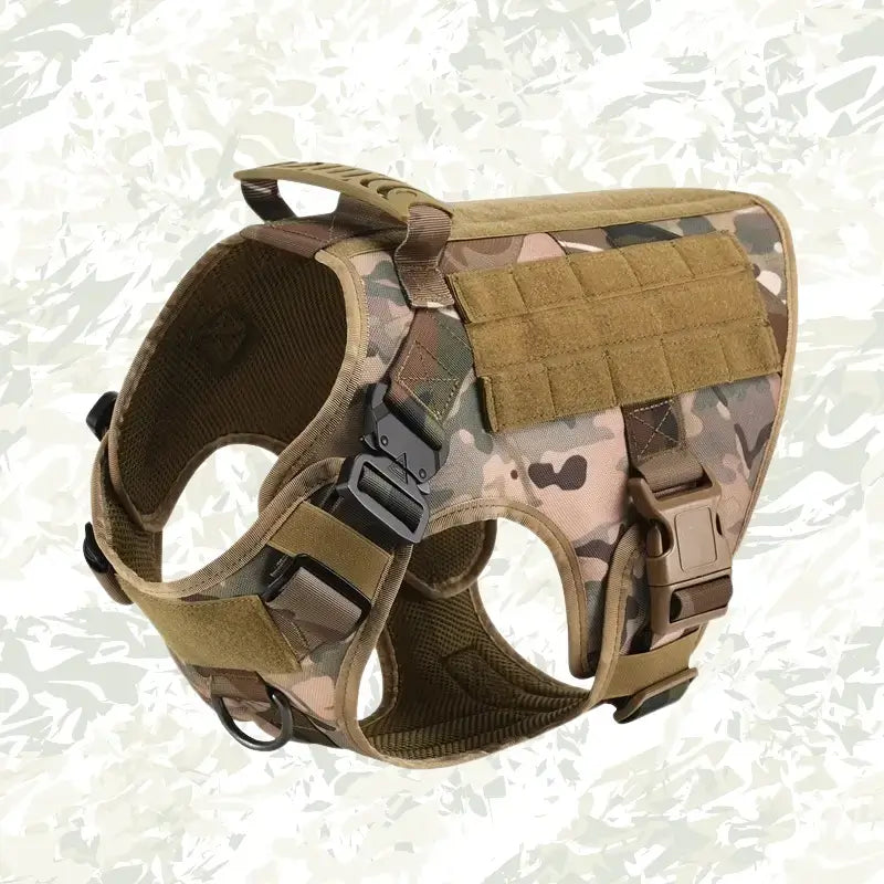 Harnais pour chien militaire de couleur camouflage.