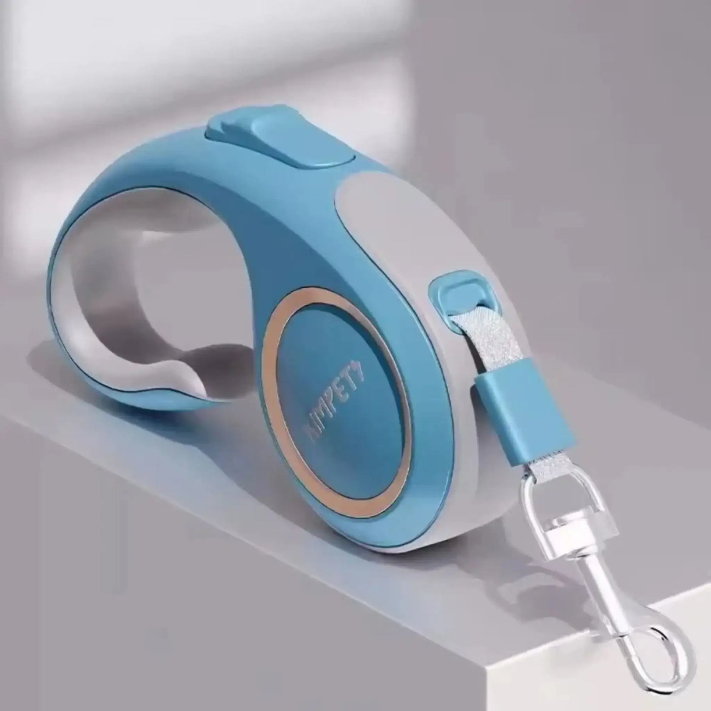 Une laisse enrouleur pour chien de couleur bleue.