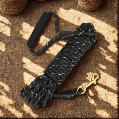 longe chien couleur noir sur jute