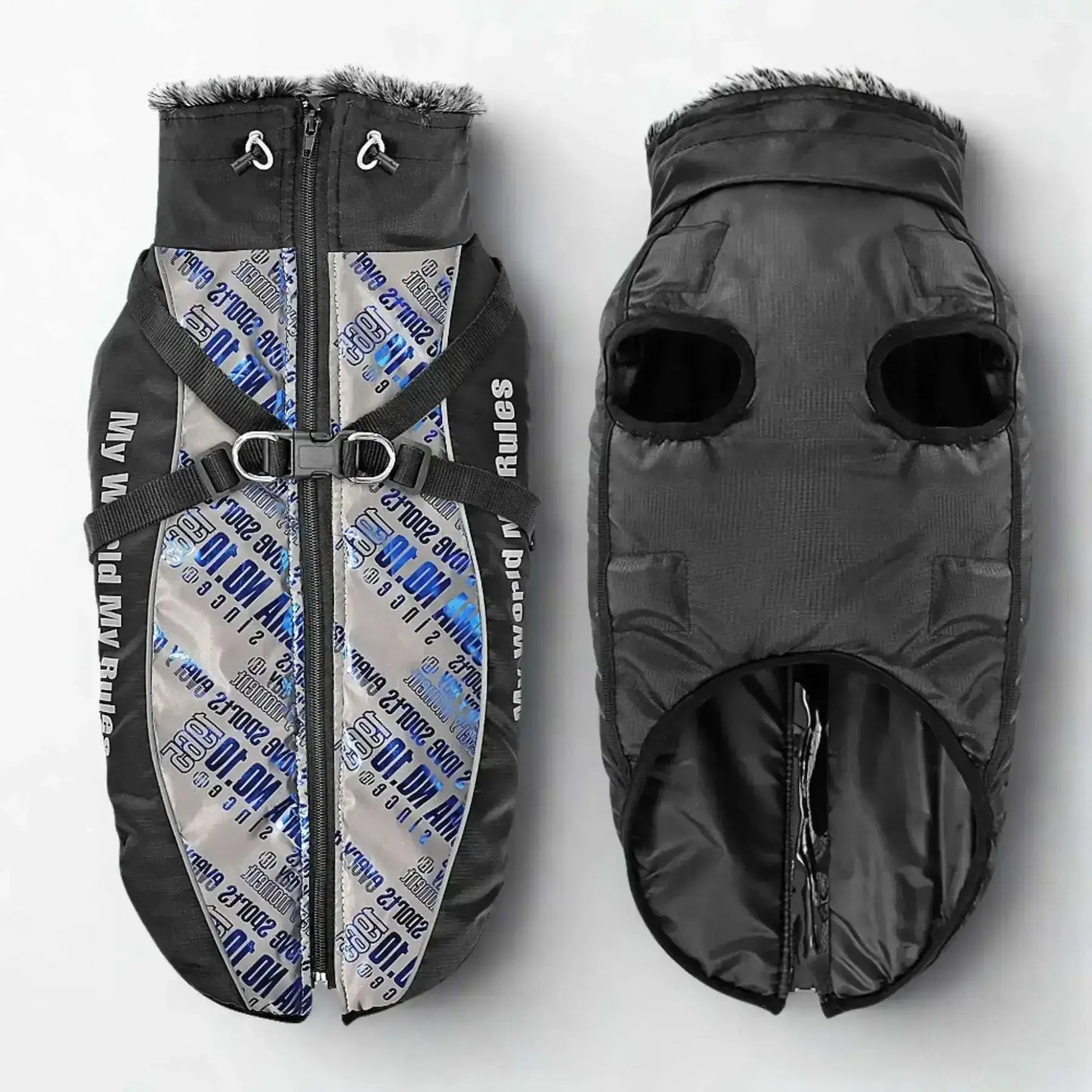 Un manteau imperméable pour chien gris avec motif écriture.