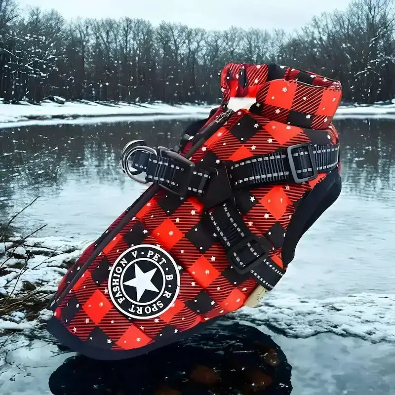 Un manteau pour chien à carreaux sur un lac glacé.