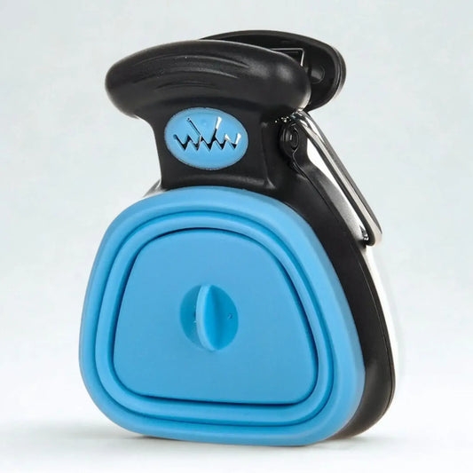 Un ramasse-crotte pour chien de couleur bleue.