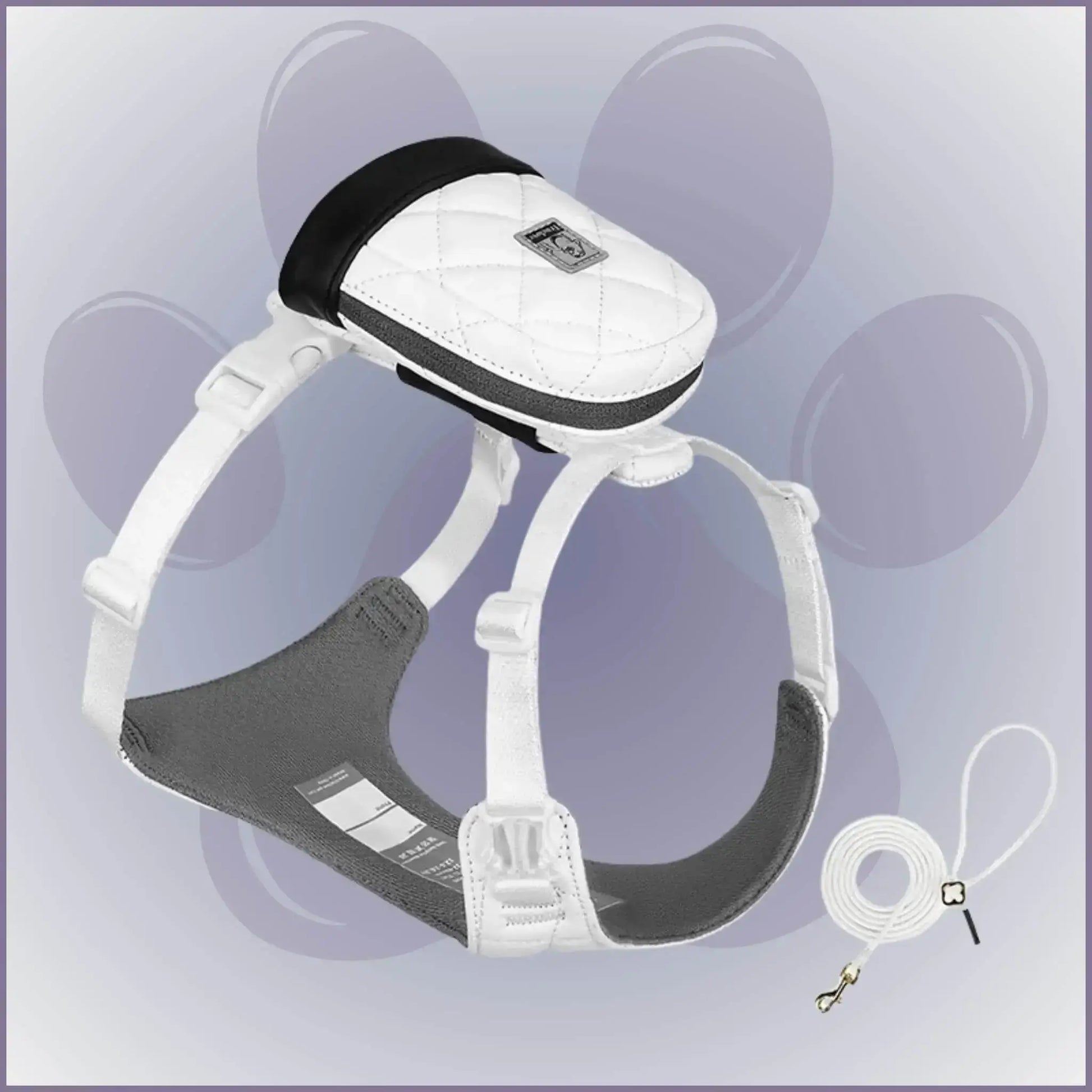 Sac A dos pour chien porté par le chien avec harnais intégré de couleur blanche avec laisse agencée.